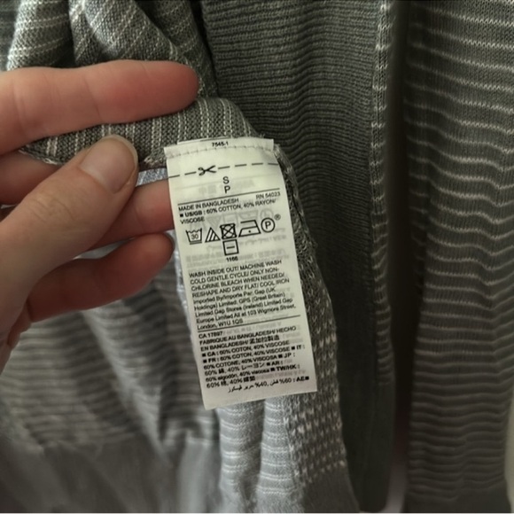 NWT Gap Grey Striped Long Sleeve Open Front Cardigan Sweater - Picture 6 of 8